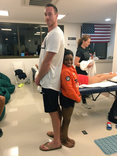 Мем: Размер имеет значение - волейболист против гимнастки, Брюттон