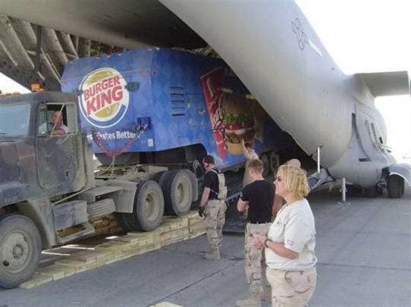 Мем: Военно-полевой "Бургер-Кинг", Кабул, начало 2000х., Брюттон