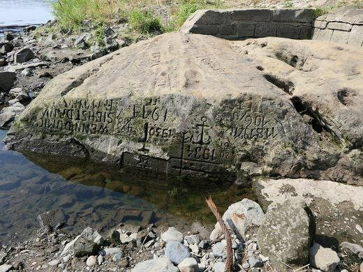 Мем: Засуха в Европе вновь сделала видимыми «Голодные камни»