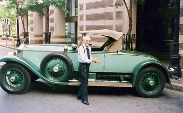 Мем: Водил одну и ту же машину в течение 82 лет., Пиндохол