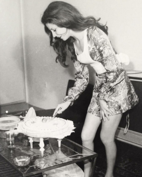 Мем: 1973 год. Иранская женщина празднует день рождения, Леонид Хлыновский