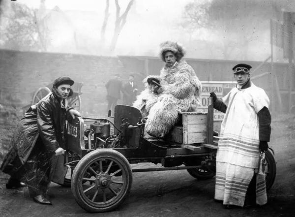 Мем: Модные автомобилисты на автошоу в Ливерпуле. 1907 год., Ymir