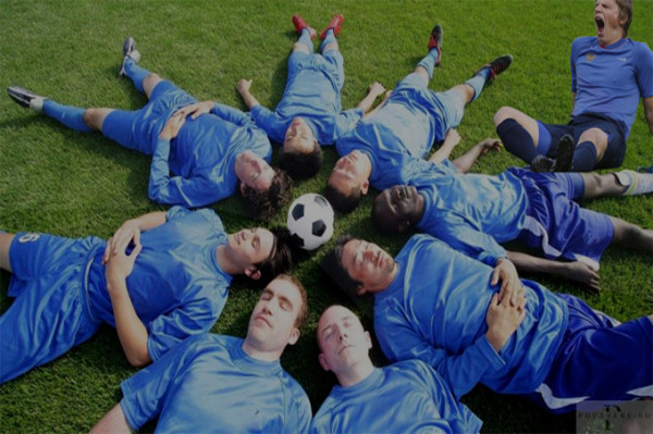 Мем: Про толкание предметов ногой Мем: Про толкание предметов ногой