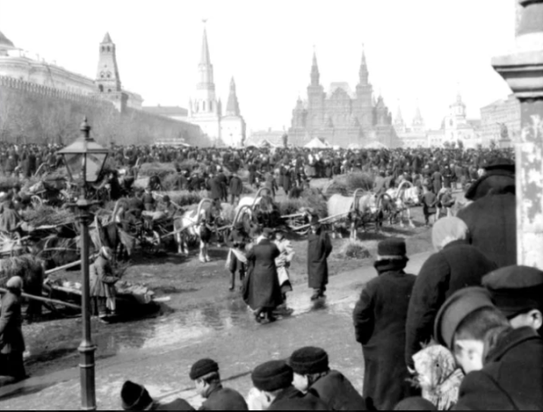 Мем: Красная площадь до 1917 года, Леонид Хлыновский