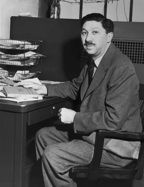 Мем: Володька Трынкин, тот самый с усами Мем: Володька Трынкин, тот самый с усами