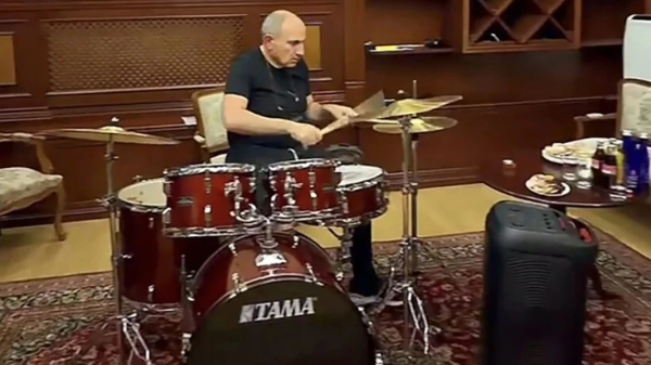 Мем, Юрий Небольсин Мем, Юрий Небольсин